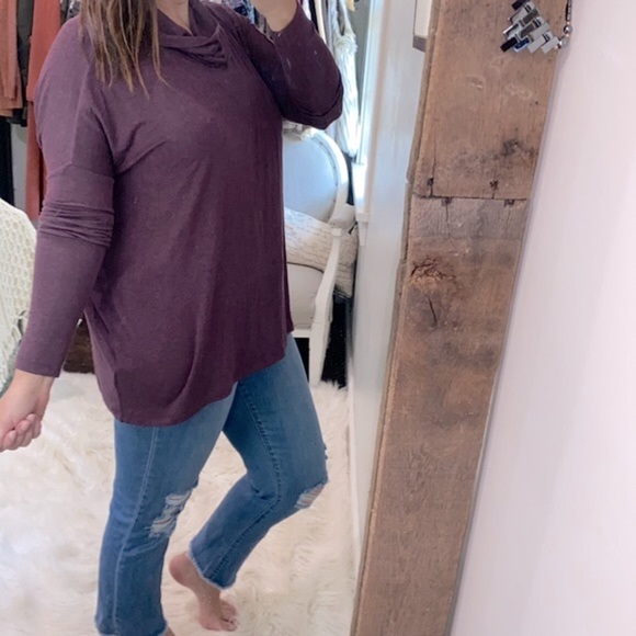 Cabi burgundy turtleneck top size small - Picture 4 of 7